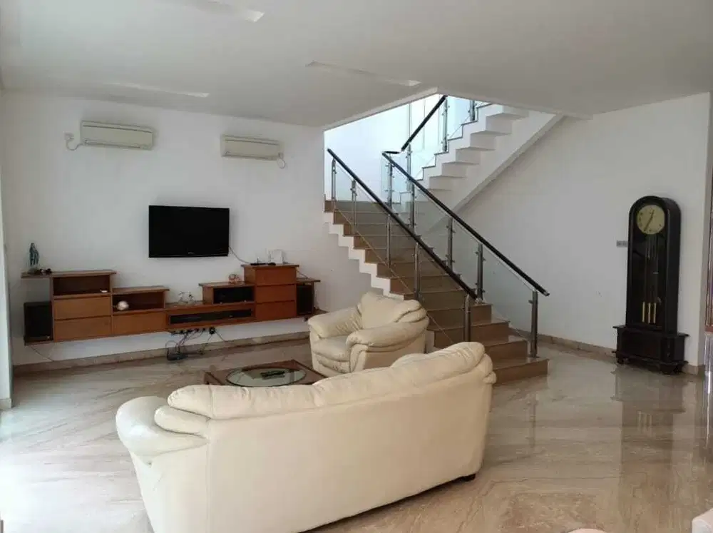 RUMAH MEWAH GRAHA FAMILY MODERN MINIMALIS BLOK FAVORIT DEKAT CITRALAND