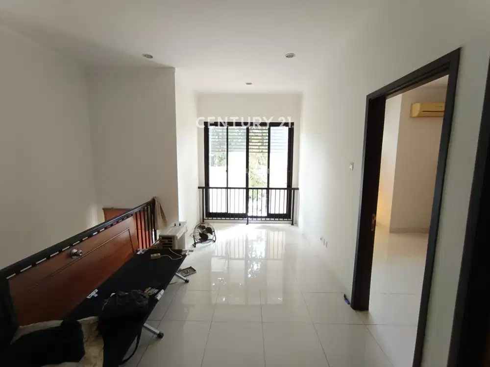 Rumah Hommy Modern 2 Lantai Di Discovery Bintaro Ut16892