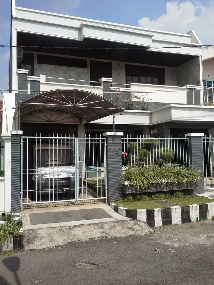Rumah Pusat Kota Area Darmo