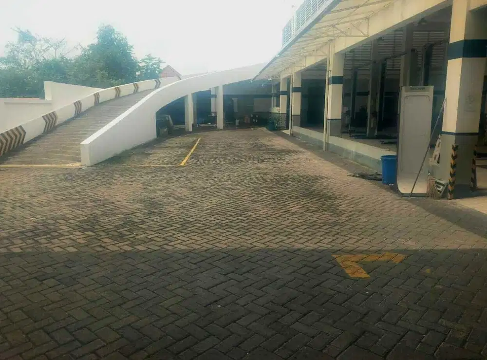 DISEWAKAN Surabaya Barat KOMERSIAL AREA RAYA MENGANTI