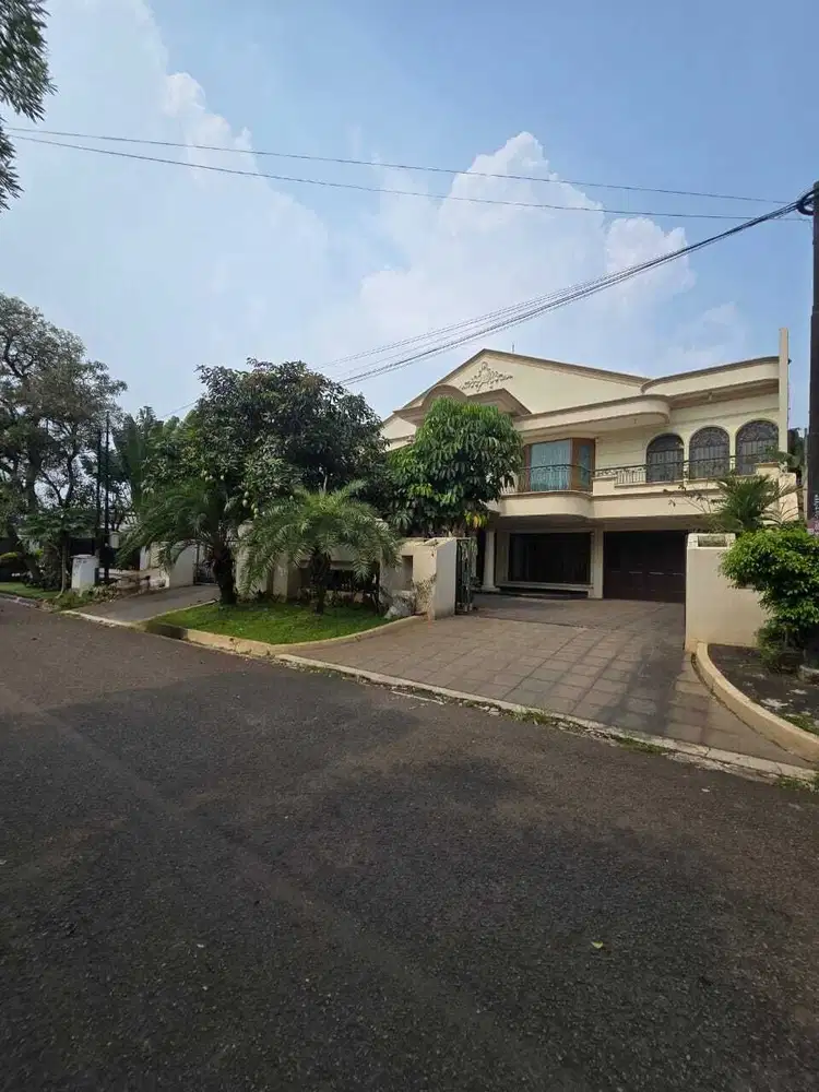 FOR SALE AND FOR RENT RUMAH SIAP HUNI DI PONDOK INDAH JAKARTA SELATAN