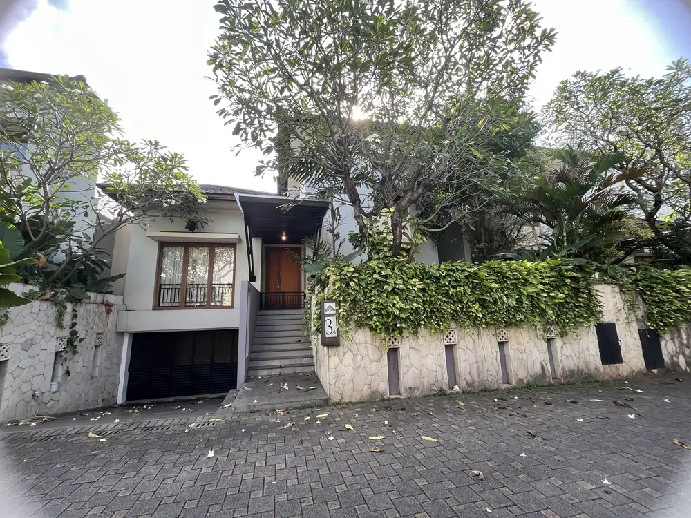 Rumah mewah, Pool  dalam Cluster di Kemang Jaksel