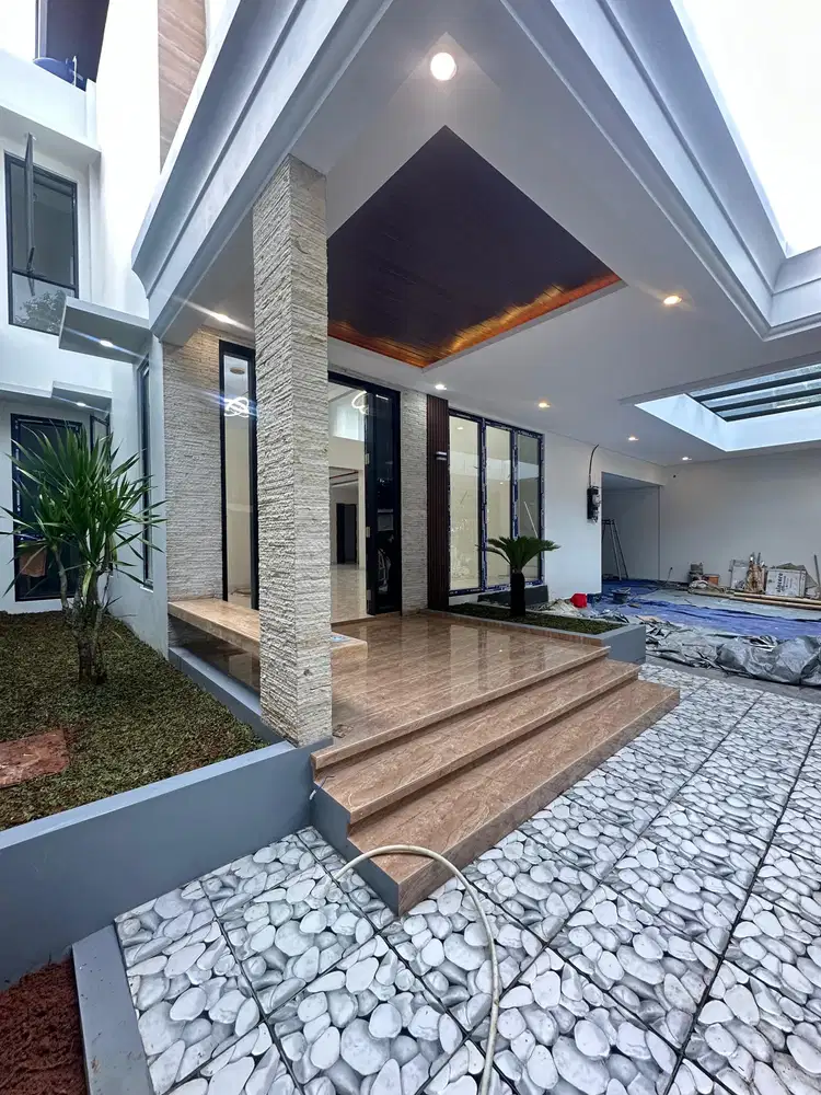 DIJUAL RUMAH KEBAYORAN BARU JAKARTA SELATAN
