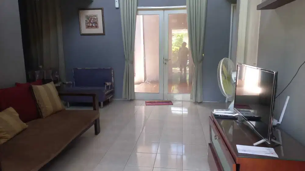 Best Deal! Disewakan Rumah Dekat Tol di Graha Raya Bintaro