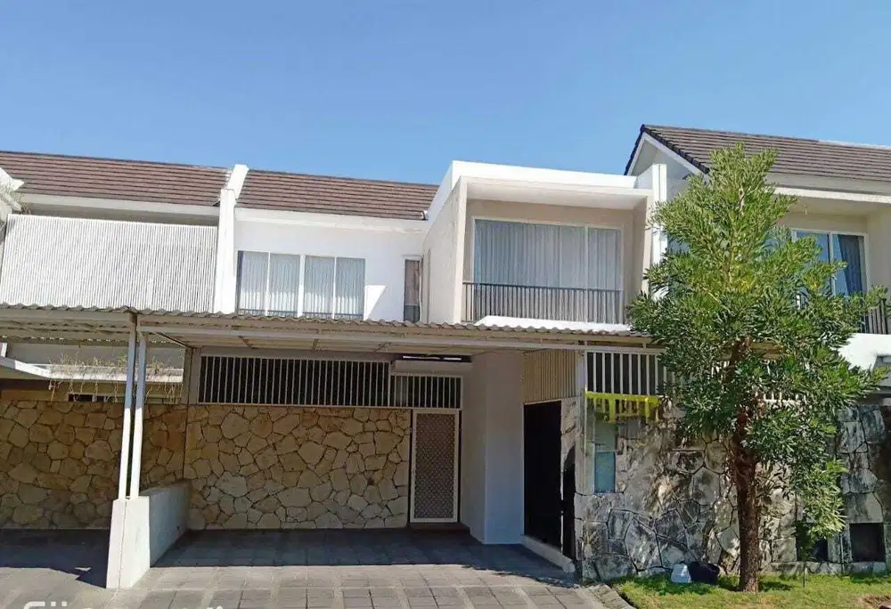 Rumah minimalis wiyung dekat graha famili citraland pakuwon indah