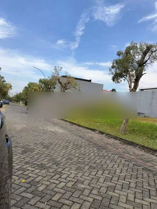 di Graha Family Dekat Pakuwon Indah, Citraland, Surabaya