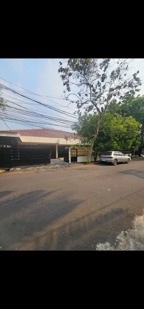 Jual rumah bawah NJOP Cocok kantor / usaha Taman Radio dalam Jaksel