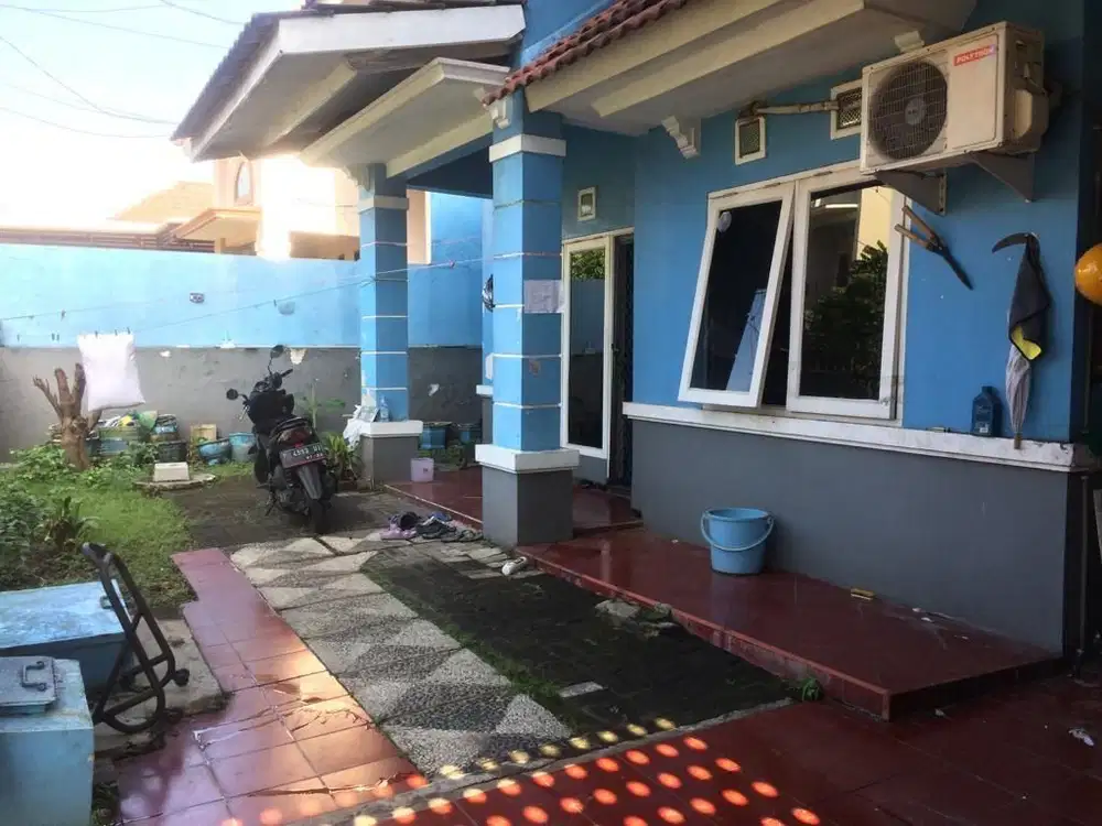 Dijual rumah lokasi strategis di Waru Sidoarjo