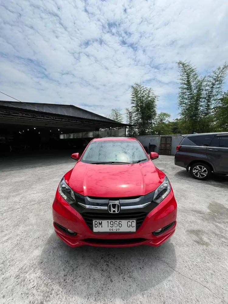 HR-V 1.8 PRESTIGE 2017 Km 68 Ribu  Servis Ricord