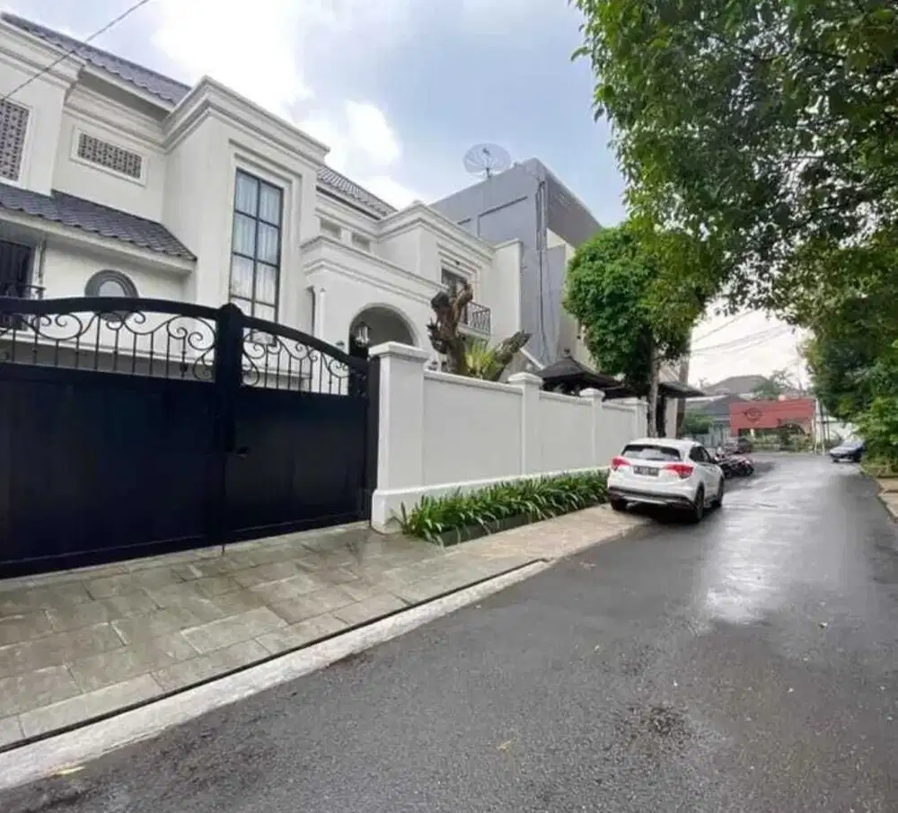 Rumah modern classic dengan swimpool di lokasi premium kebayoran baru