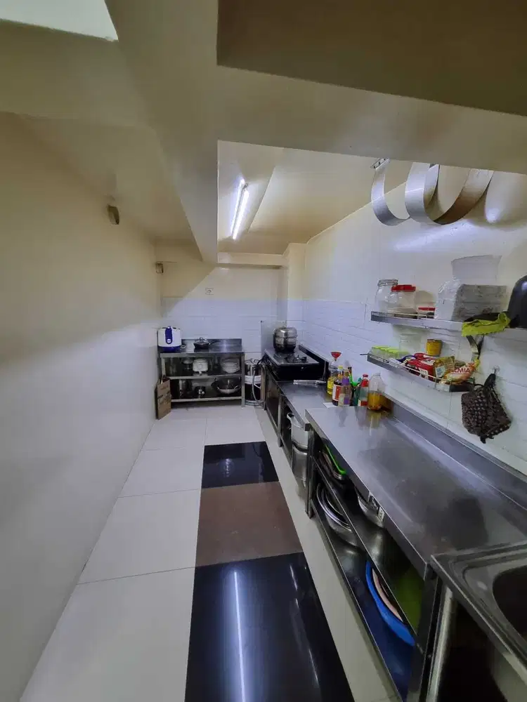 Ruko bagus strategis di Bulevar Raya Kelapa Gading - Jakarta Utara