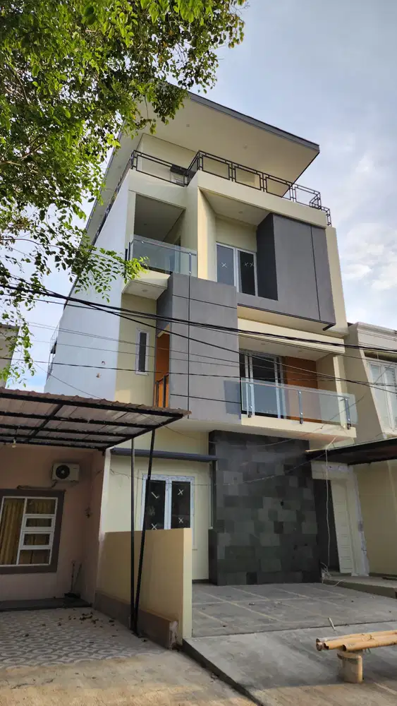 Rumah mewah siap huni di  Cluster Losari 2000 Tanjung bunga makassar