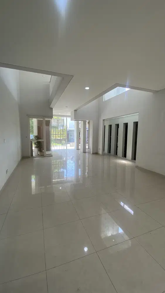 Dijual Rumah Bagus Unfurnished di Suter Victoria Alam Sutera