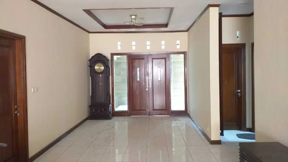 DIJUAL RUMAH SIAP HUNI KOMPLEK PERUMAHAN VILLA DELIMA  LEBAK BULUS CIL