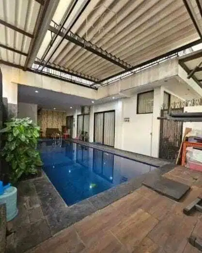 Dijual Rumah Bagus 3 Lantai di Bintaro Jakarta Selatan