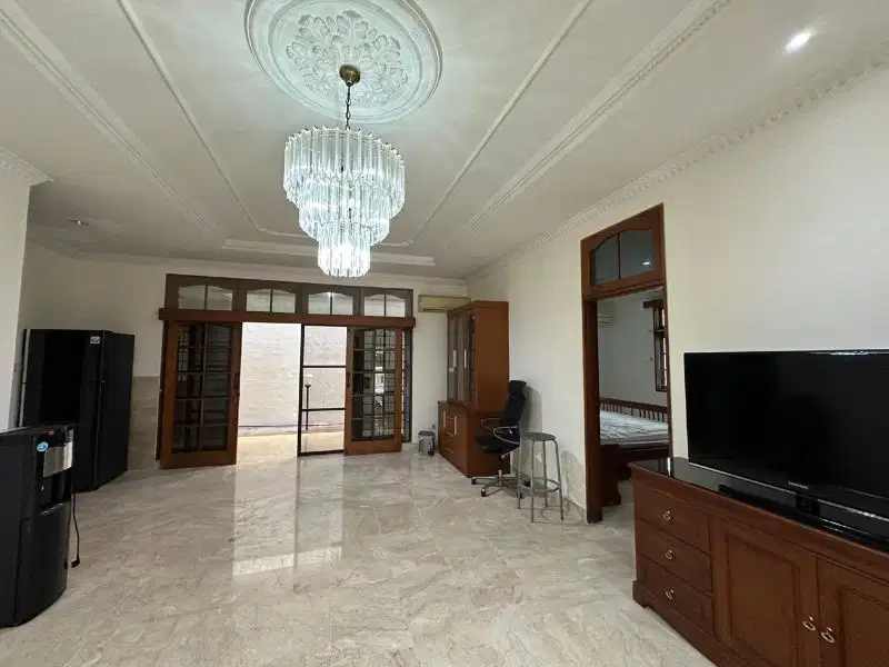 DISEWAKAN RUMAH SIAP HUNI DI PONDOK INDAH JAKARTA SELATAN