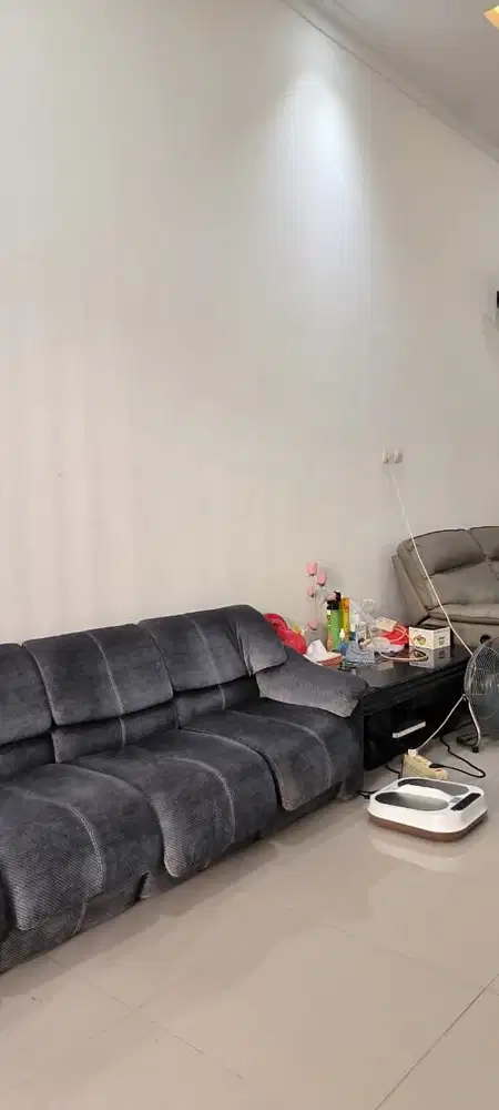 Rumah Modern Janur Asri baru 2 tahun, Ukuran 6x18, Siap Huni