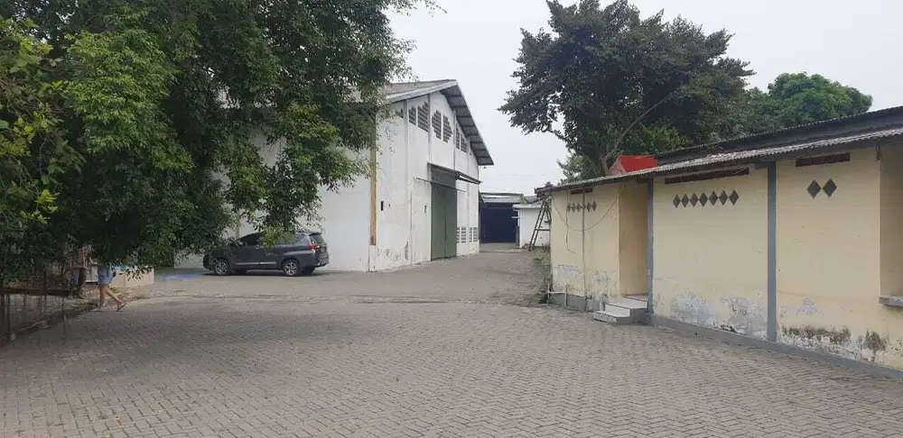 Gudan dan Ex Pabrik Raya Kepatihan, Gresik, Menganti