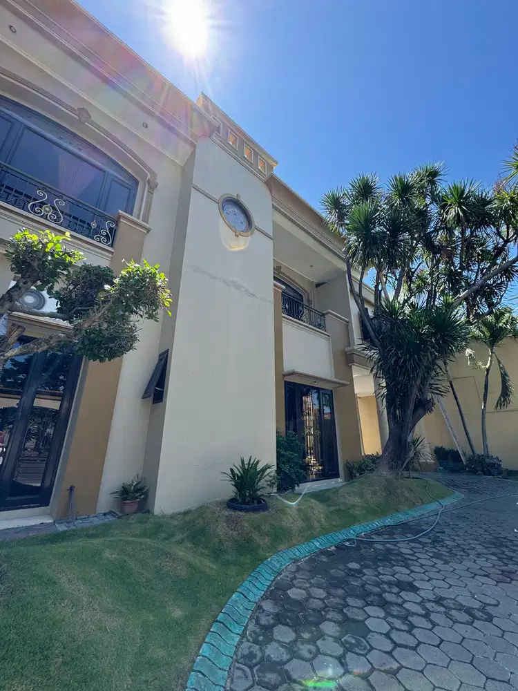 Pakuwon City Jalan Raya Siap Huni 2 lantai bagus terawat