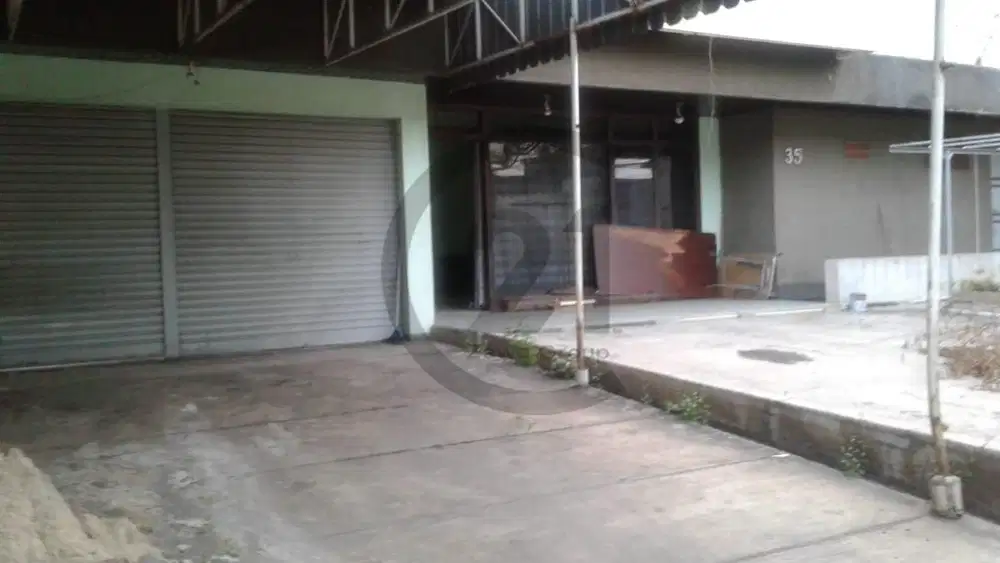 Rumah Tua Luas bisa Buat Kantor dan Gudang