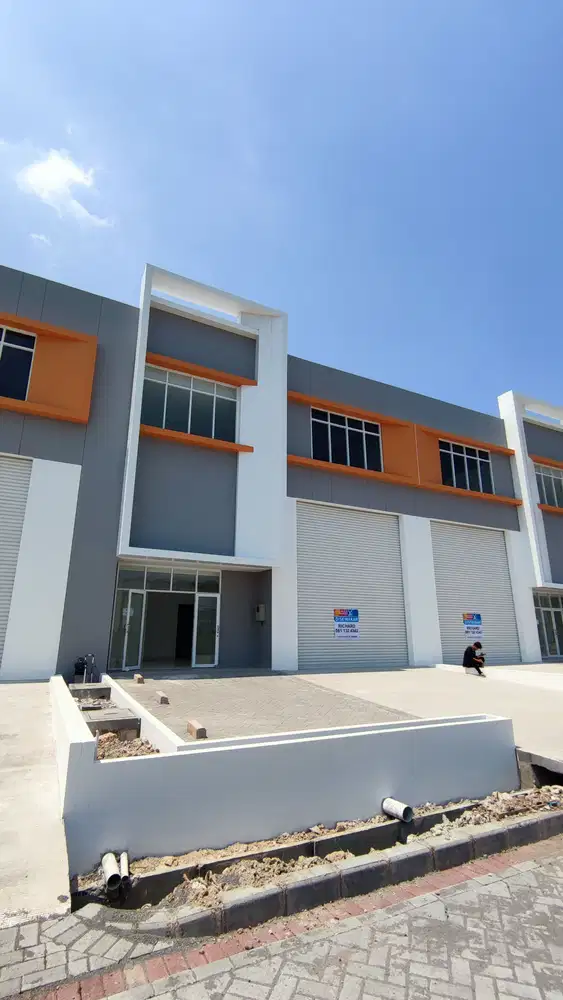 A219 JUAL GUDANG akr JIPPE manyar GRESIK investasi PROSPEK