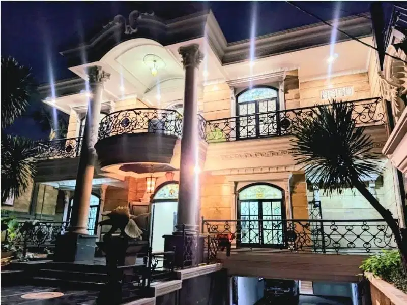 Jual rumah mewah lokasi elite Moh. Yamin Menteng Jakpus