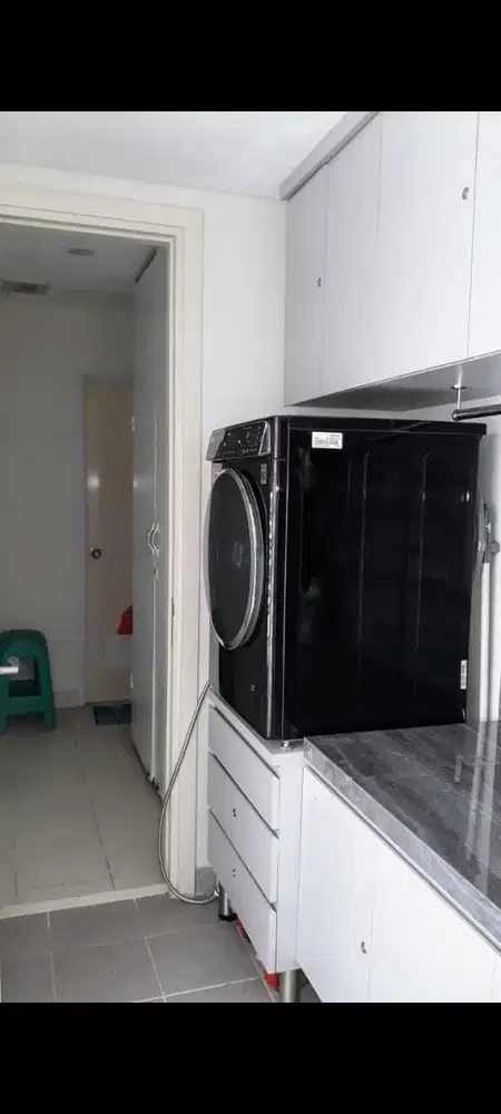 Dijual Cepat Apartemen Hook 2 BR Rainbow Springs Condovillas