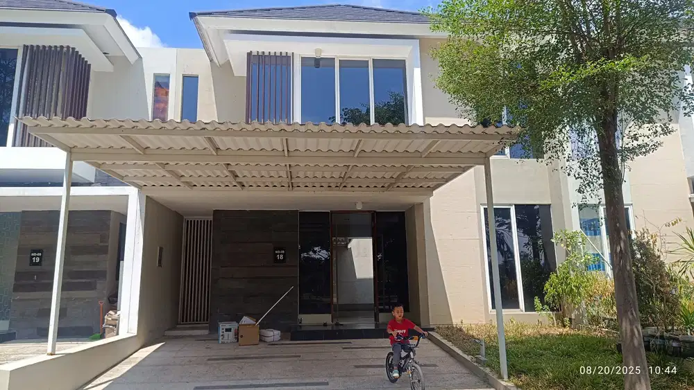 Rumah Citraland Northwest Park View Danau Cantik 4 kamar tidur