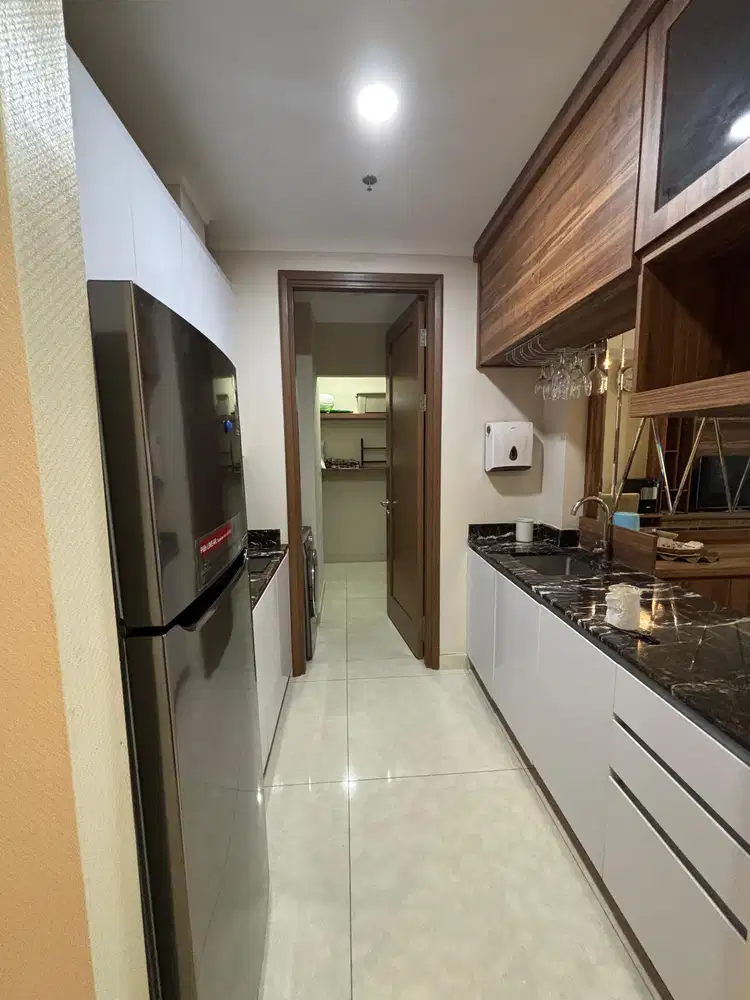 Disewakan Taman Anggrek Condo Lantai Sedang Furnished