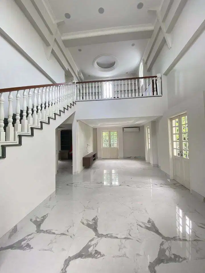 Dijual Rumah French Classic Brand New di Tanah Kusir Kebayoran Lama