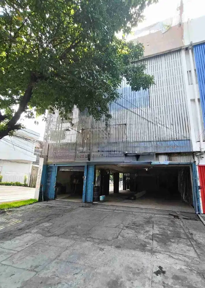 Ruko usaha Hoek 2 gandeng 3 lantai dijual lokasi strategis Gunung Sahari Raya Jakarta Pusat