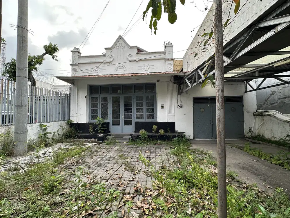 Rumah model belanda kolonial cocok utk cafe luas 660m2 ada 10 ruangan