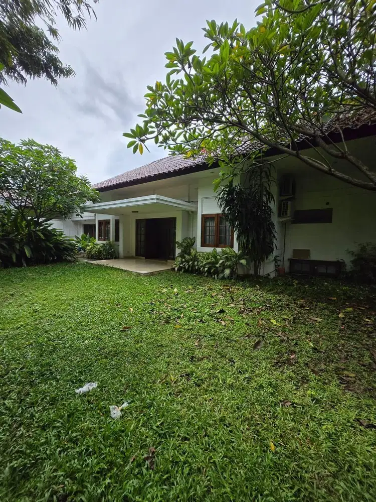 FOR SALE RUMAH SIAP HUNI DI WIJAYA KEBAYORAN BARU JAKARTA SELATAN