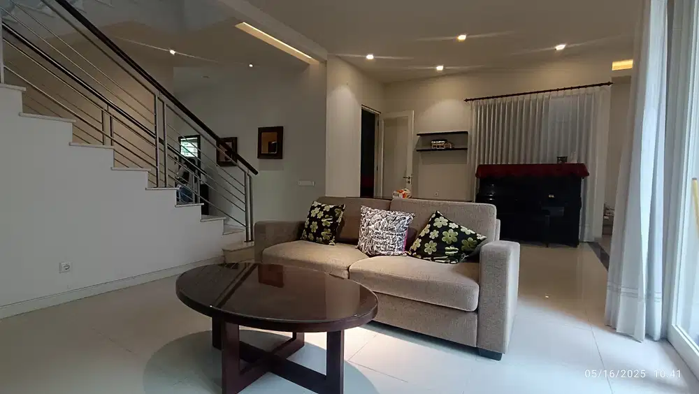 Rumah modern minimalis konsep Villa semi perabot di Citraland