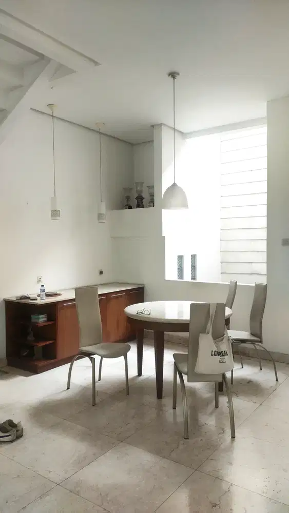 Dijul Rumah Design Modern Tropis di Puspitaloka BSD