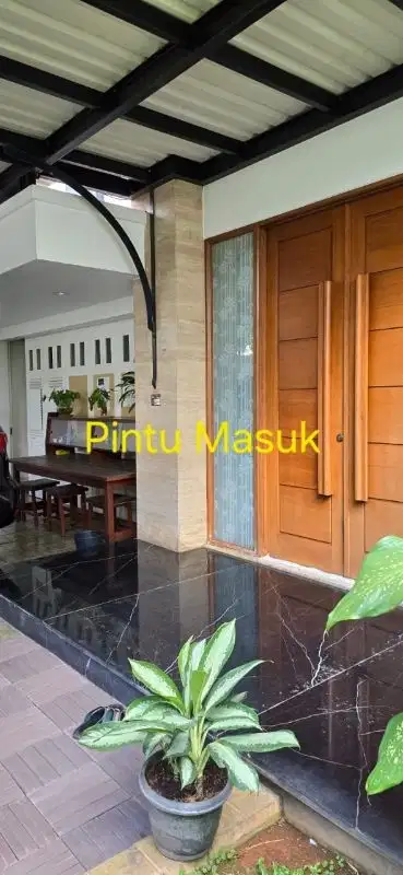 DIJUAL/SEWAKAN RUMAH BAGUS SIAP HUNI DI LIMAU KEB BARU JAK SEL
