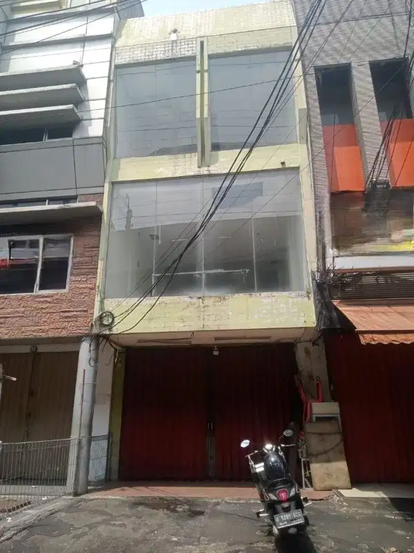 DISEWA RUKO DEKAT MRT DI PANGLIMA POLIM JAKARTA SELATAN