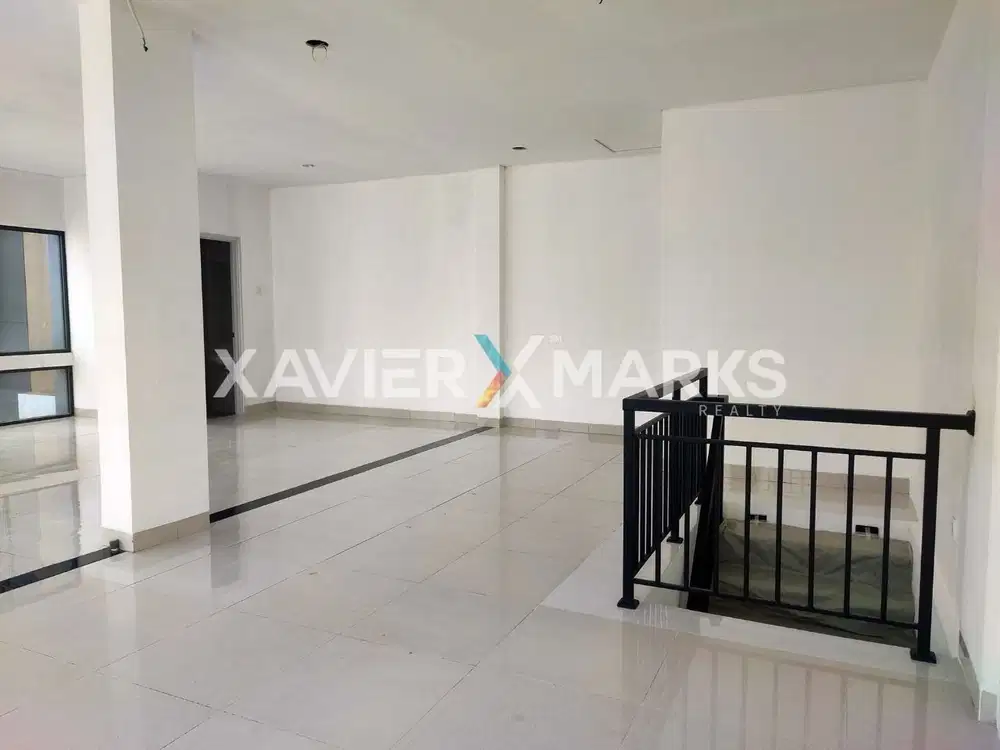 RUKO AVENIX 92 BSD GANDENG DINDING SUDAH DIJEBOL