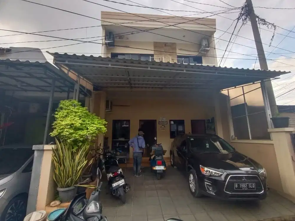 RUMAH 2 LANTAI  SIAP HUNI dalam cluster CIGANJUR JAGAKARSA Jaksel