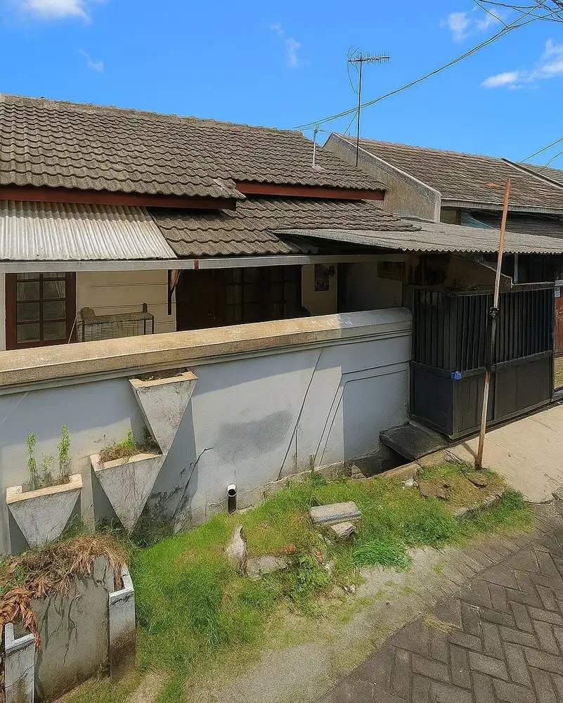 Dijual Rumah Rungkut Mapan Tengah Harga 1m, Dekat Merr, SHM, Lebar 8