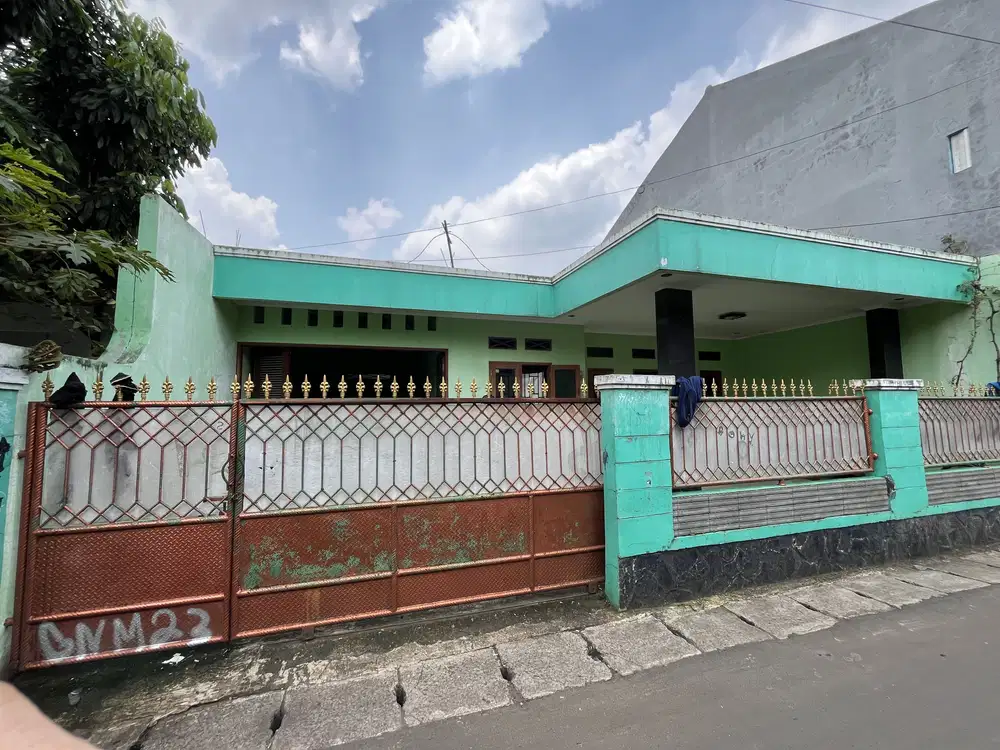 Dijual rumah murah, strategis dekat tol di Pancoran Mas, Depok