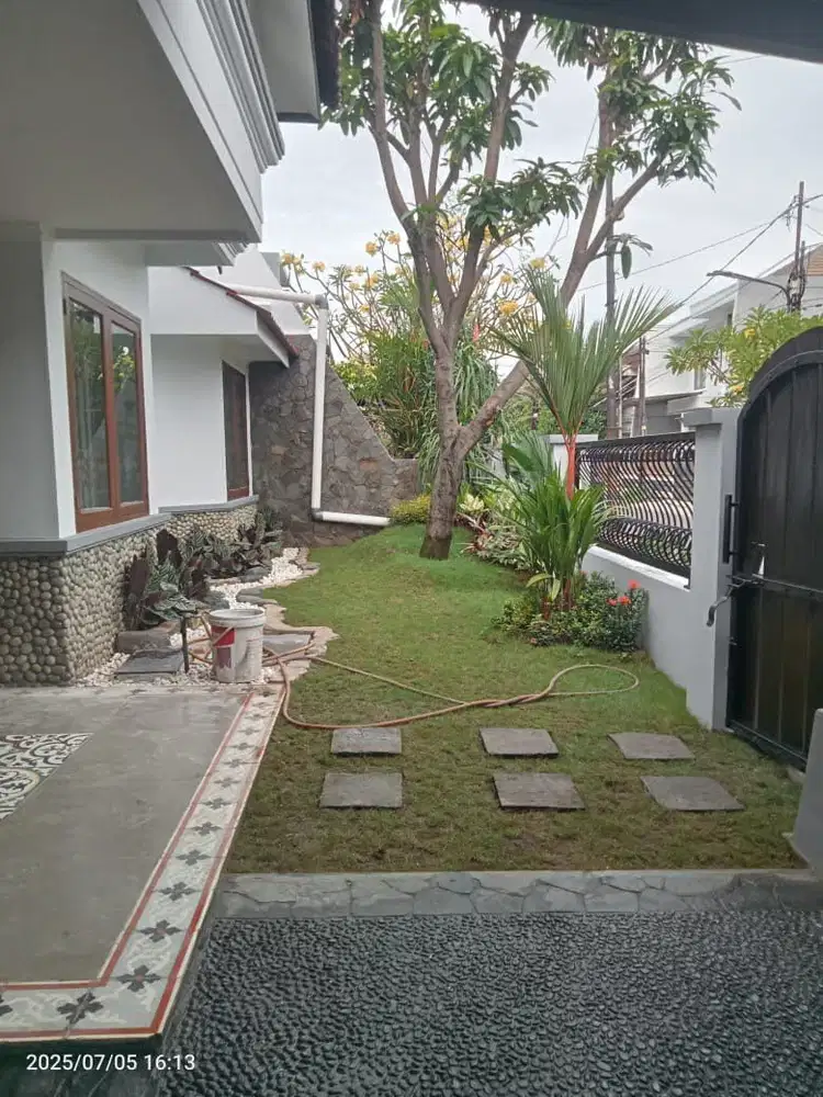 Rumah Lebar 12 Kedung Baruk Rungkut Selangkah Dari Jalan Raya Merr