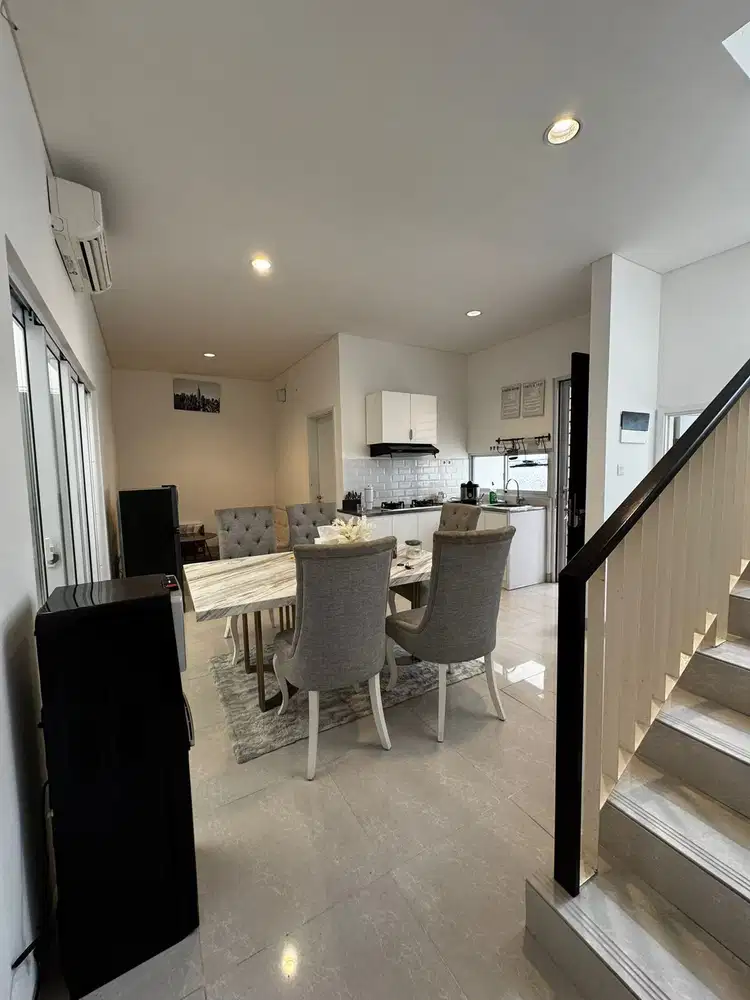 Jual Cepat Nego! Rumah Cantik The Riviera Puri Cove Cipondoh 8x12