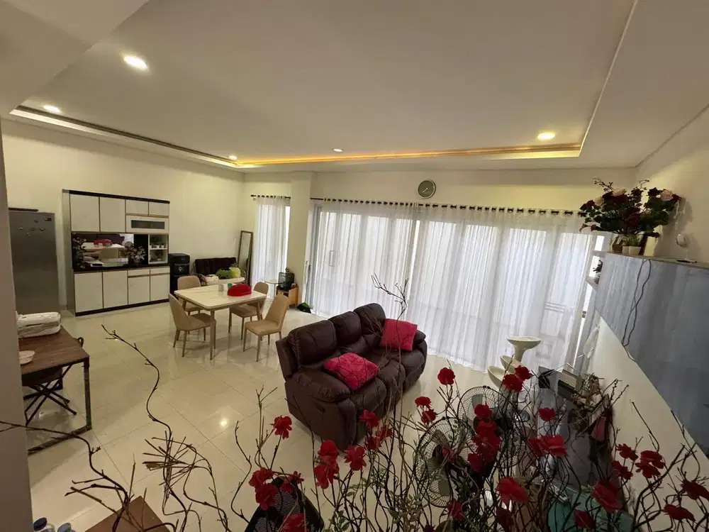 SEMI FURNISHED 3 LANTAI MODERNLAND TANGERANG TYPE 8 X 20