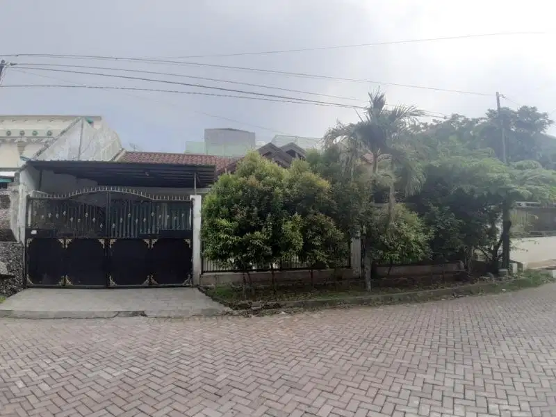 Rumah Darmo Satelit Indah