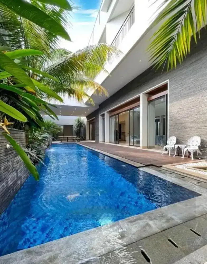 RUMAH MEWAH 3 LANTAI DENGAN KOLAM RENANG ROOFTOP BSD GOLF TERRACE