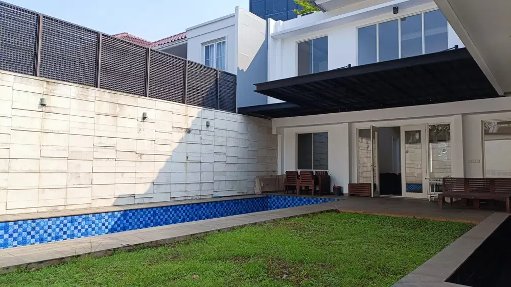 RUMAH MEWAH BARU RENOVASI SWIMMING POOL ARUNA ALAM SUTERA