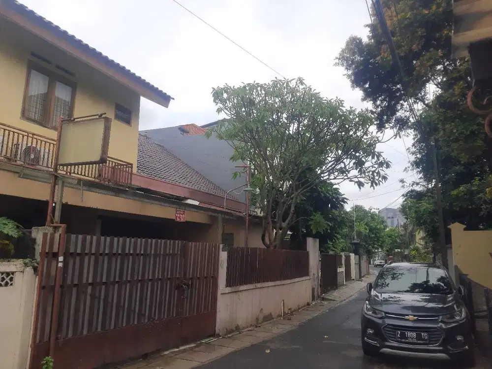 DIJUAL RUMAH USAHA KOST2 AN DI KEBAYORAN BARU JAKSEL AREA PANGLIMA POL