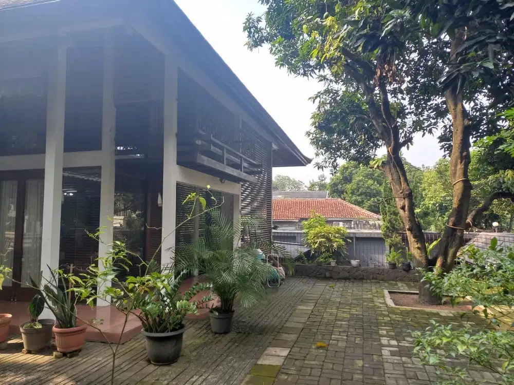 DIJUAL RUMAH HITUNG TANAH FI JL CIPETE JAKARTA SELATAN