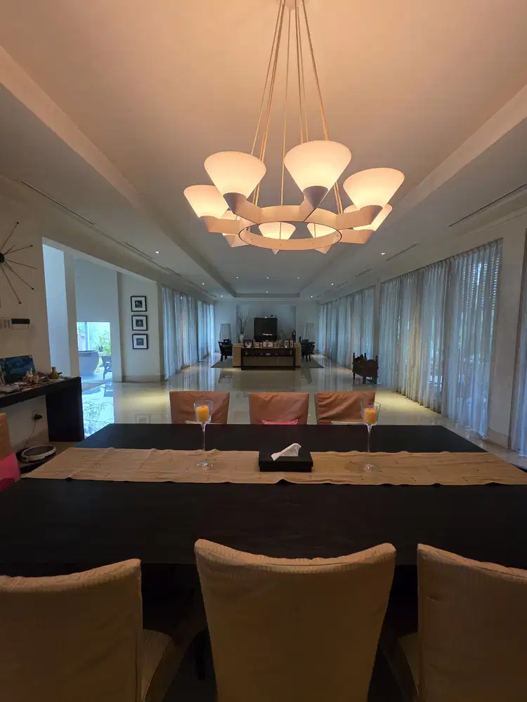 RUMAH MEWAH TAMAN RESORT MEDITERANIA JAKARTA UTARA